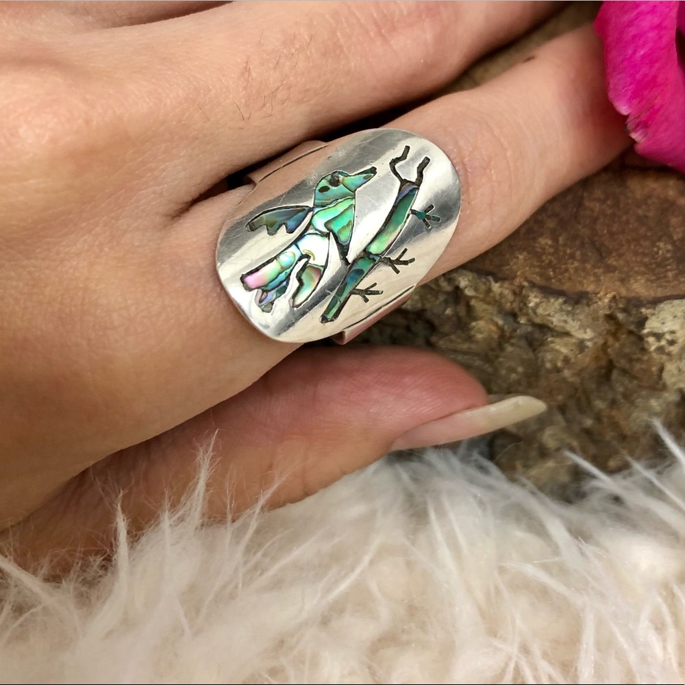 ❌SOLD on Mercari❌ Vintage 925 PBL abalone hummingbird ring